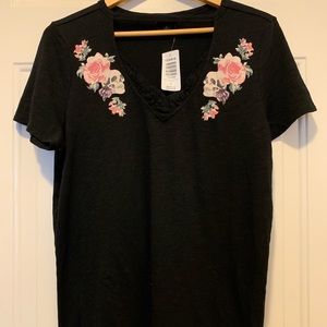 NWT Torrid Short Sleeve T-Shirt Black with Skulls